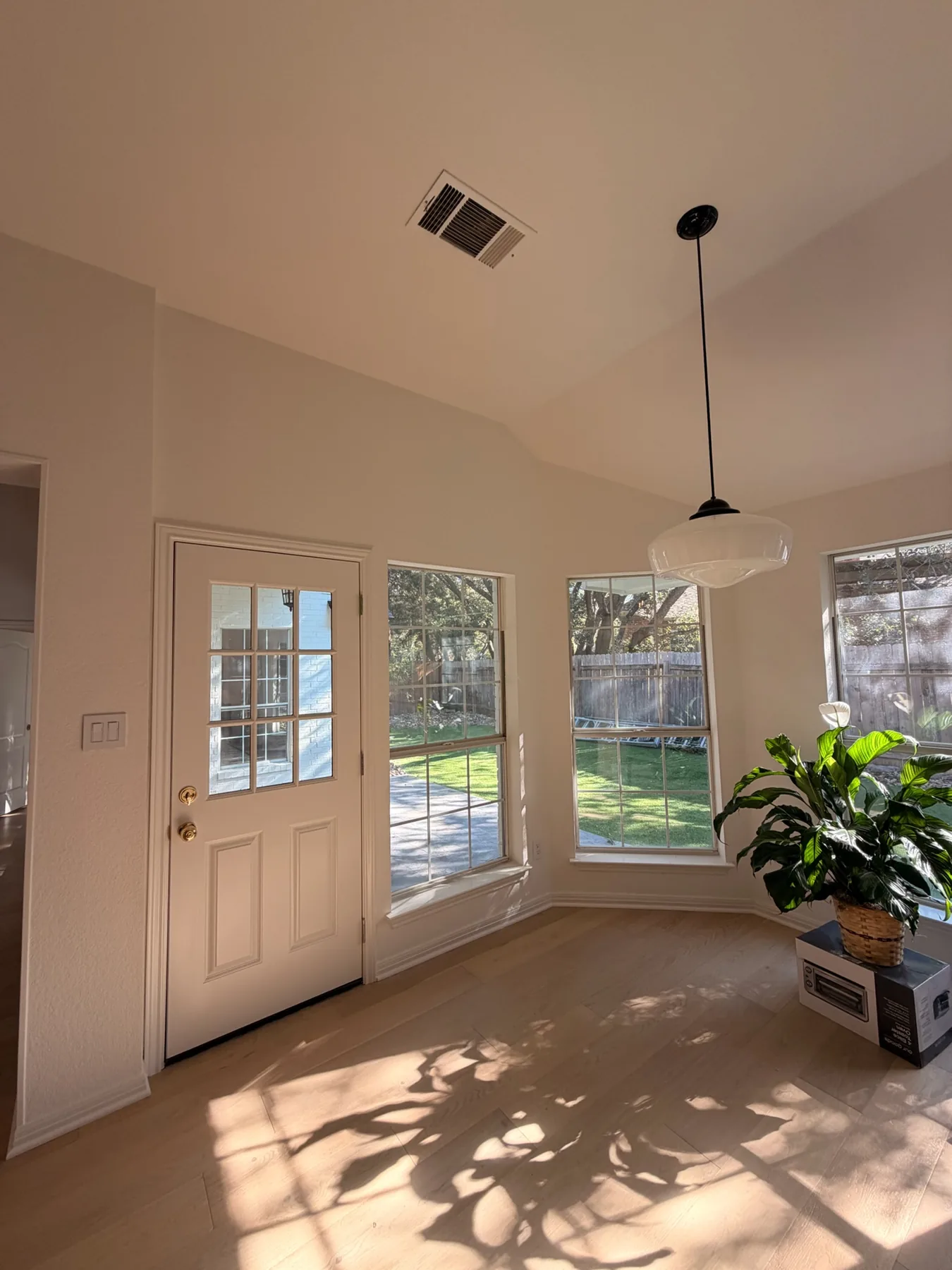 Vinyl Flooring & Carpet